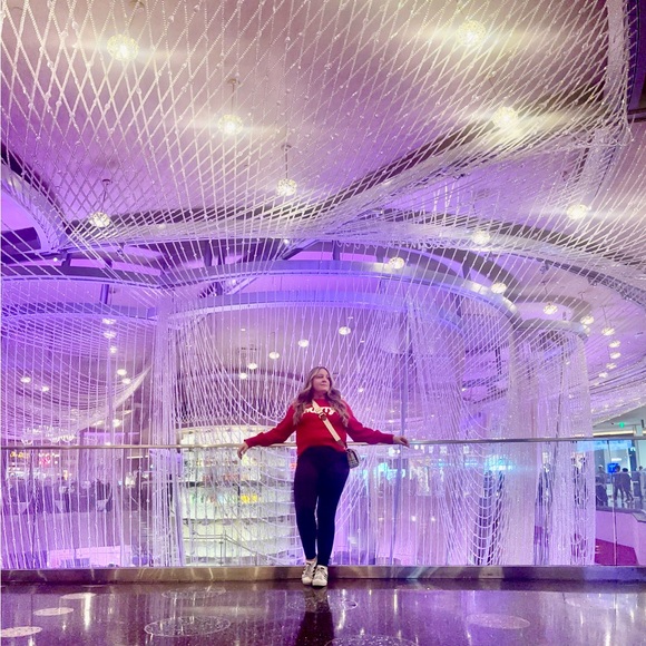 Meet your Posher, Erin - Picture 1 of 3